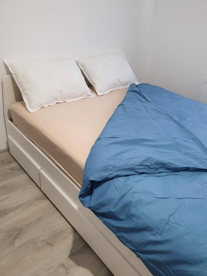 Apartament 3 Cam Grand Arena Bucureşti